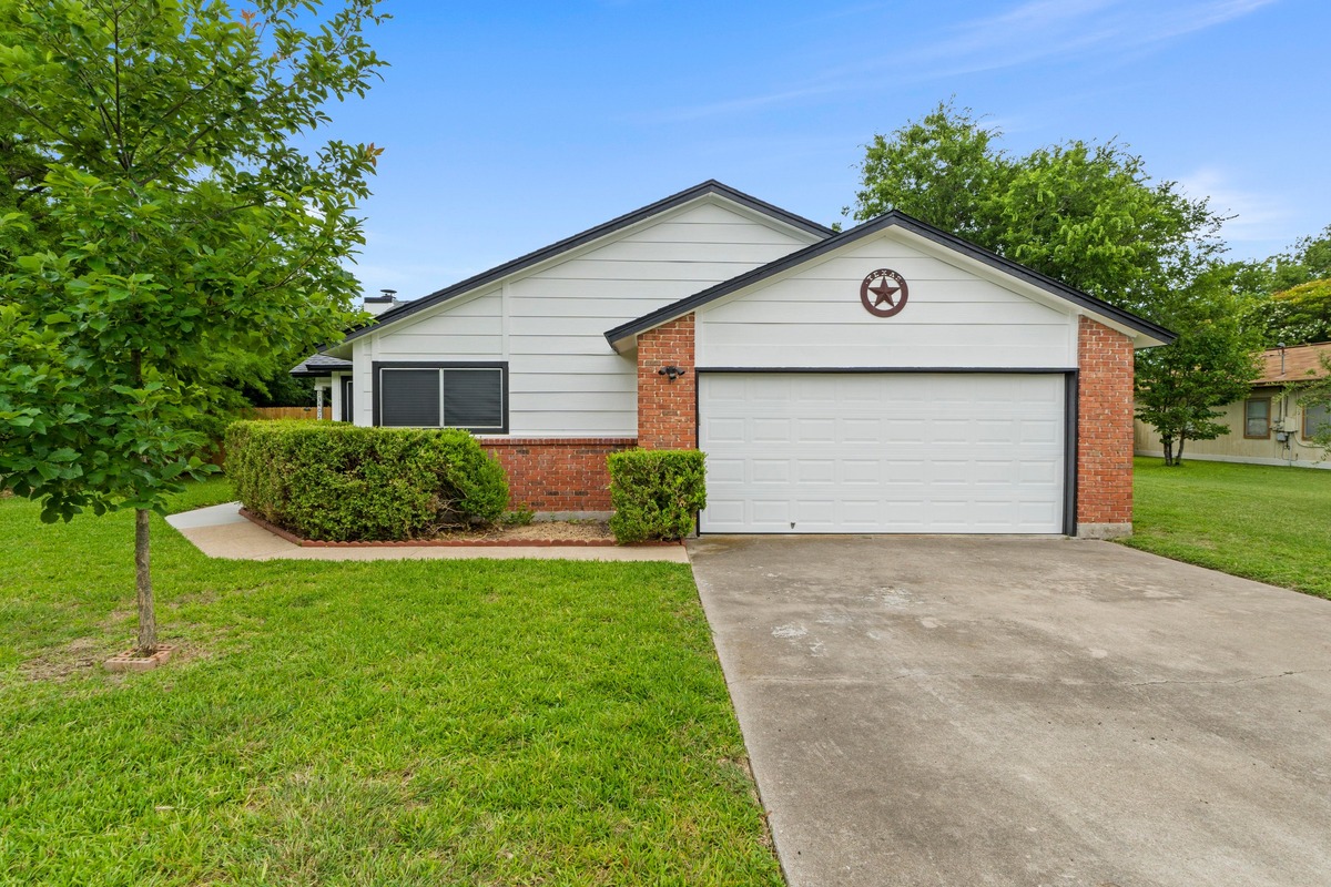 13402 Oak Ridge 13402 Briar Hollow Drive